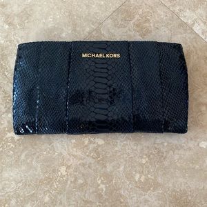 Michael kors black patent leather clutch